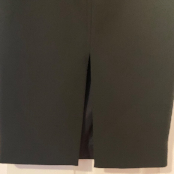 NWT Elizabeth & James pencil skirt, Size: 2, Color: Black - Picture 3 of 5